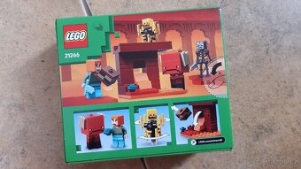 Lego Minecraft 21266 - 2