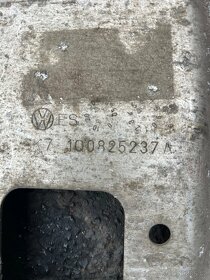 Spodní kryt motoru VW Eos - 2