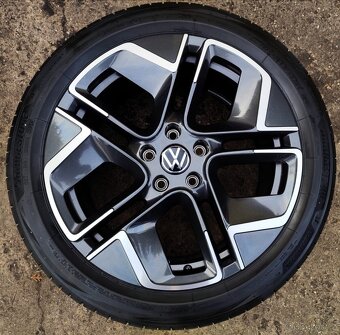 Úplně nové disky originální VW Passat B8, B9 5x112 R18 - 2