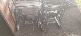 Staré šicí stroje [podnože] - 2