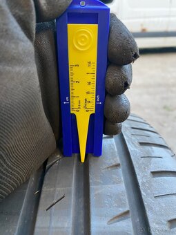 215/55 R17 94V Hankook 2x5,5mm dot0517 Letní - 2
