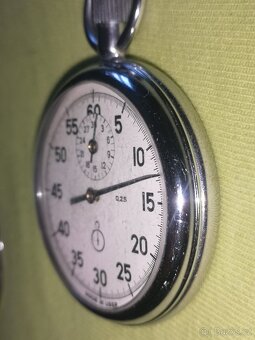 staré stopky z USSR - jako zdroj součástek -pochybně funkč. - 2