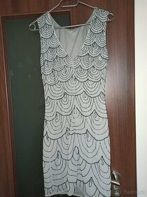 Šedé šaty značky LACE&BEADS - 2