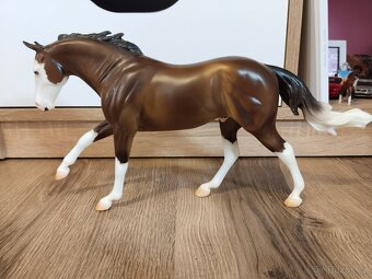 Breyer Breyerfest 7 Arts Surprise - 2
