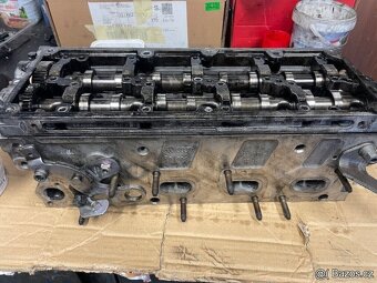 Kompletní hlava motoru 2.0 Tdi 16V common rail - 2