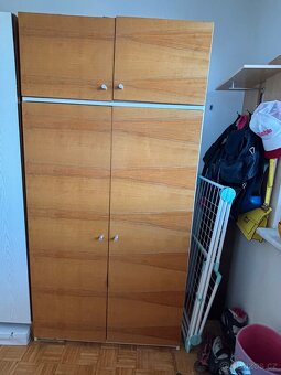 Starší skříň - 2