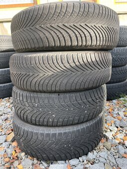 Zimní pneumatiky 215/65/17 - 2