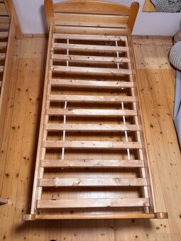 Dřevěná postel - 2