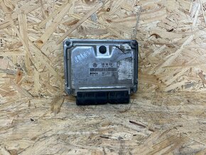 ŘÍDICÍ JEDNOTKA MOTORU 038906019J - 2