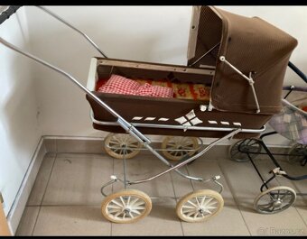 Retro kočárek pro panenku - 2