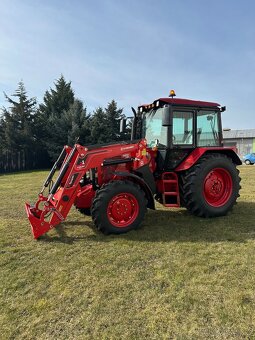 Traktor Belarus 820 s čelním nakladačem - 2