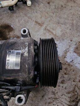 Kompresor Klimatiazce renault OEM 926004941R - 2