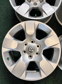 6x139.7 R18 Originál alu Dodge 5.Generace - 2