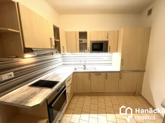 Pronájem velmi pěkného bytu 1+1 v centru Olomouce - 2