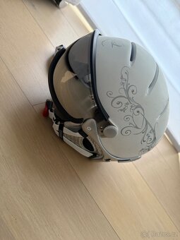 BILA HELMA KASK vel. 56 Swarovski kaminky - 2
