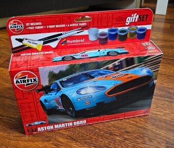 Aston Martin DBR9 1:32 AIRFIX Gift set - 2