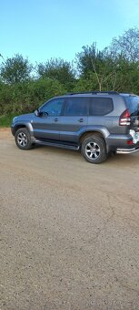 Toyota Land Cruiser 120 - 2
