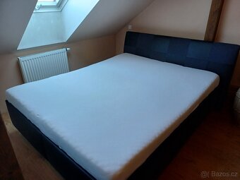 Prodám málo používanou postel 200x160. - 2