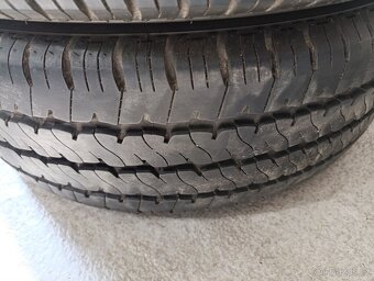 Pneu letní 215/60/17C, vzorek 90%. - 2