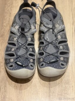 Keen vel 43 jako nové - 2