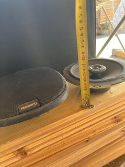 Prodám reproduktor,reprák Kenwood - 2