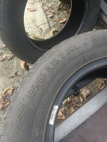 Pneu zimní Continental 195/65 R15" - 2