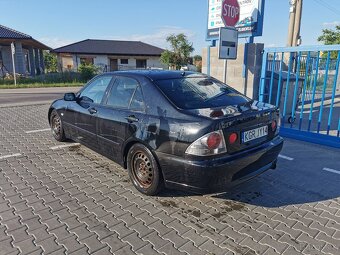 Lexus is200 - 2