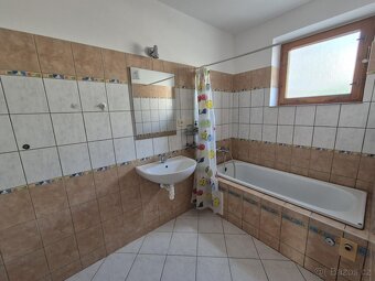 Pronájem bytu 3+KK, 72m2, ul. Věry Junkové, Pardubice - 2
