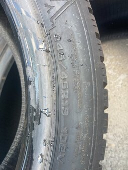 Dunlop 245/45r19 zimní 8mm - 2