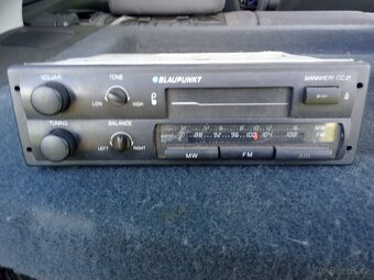 Autorádio Blaupunkt z VW Passat B2 - 2