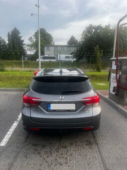 Hyundai i40 Premium 1.7 CRDi – plná výbava, 2 sady kol - 2