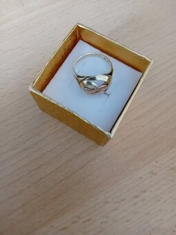 Zlatý prsten. - 2