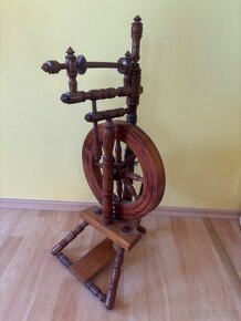 Dřevěný kolovrat - 2