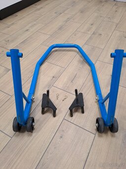 Stojan na motorku - 2