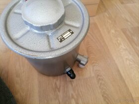 NOVÁ Nádrž servo ZETOR - 2