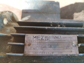 Elektromotor s úhlovou převodovkou - 2