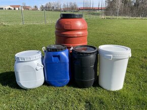 Plastový sud 50 L s těsnícím víkem - 2