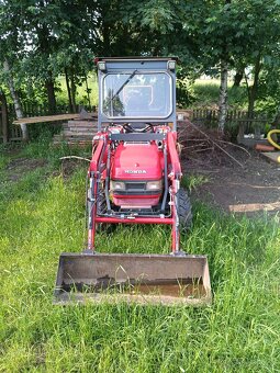 Malotraktor s čelním nakladačem a podkop - 2