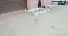 Vyvýšený betonový záhon - 2