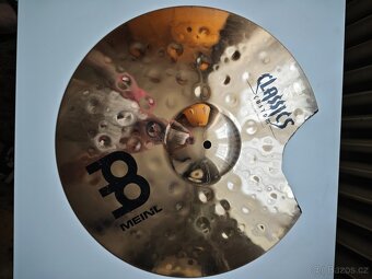 Různé činely - 2