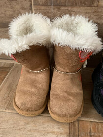 Dvoje dívčí zimní boty (Alpine Pro 24 a válenky), odrážedlo - 2