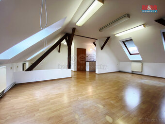 Pronájem kancelářského prostoru, 50 m², J. Hradec - 2
