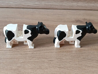 2x lego kráva s černými puntíky - 2