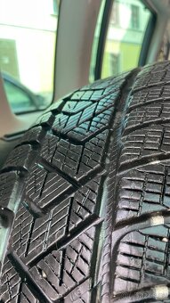 Zimní pneu Pirelli Scorpion Winter 215 65 17 , 99H , - 2