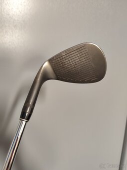 Prodám Titleist SM8 wedge 56°10S - 2