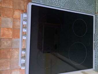 Prodám elektrický sporák Electrolux - 2