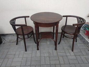 Konferenční stolek Thonet. - 2