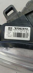 Pravé přední světlo na Volvo S V 60 - 2