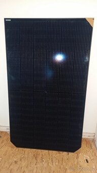 Jeden FV panel 370W - 2