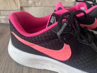 Lehké tenisky, zn.Nike, vel.38 - 2